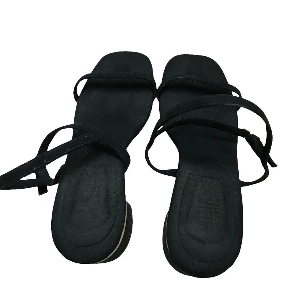 Rafa Black Simple Block Heel Sandal in Sloe US 7